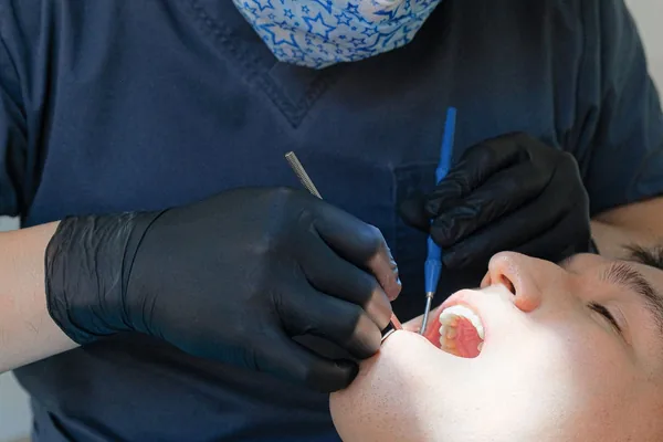 Periodontitis Nedir? Belirtileri ve Tedavi Yöntemleri